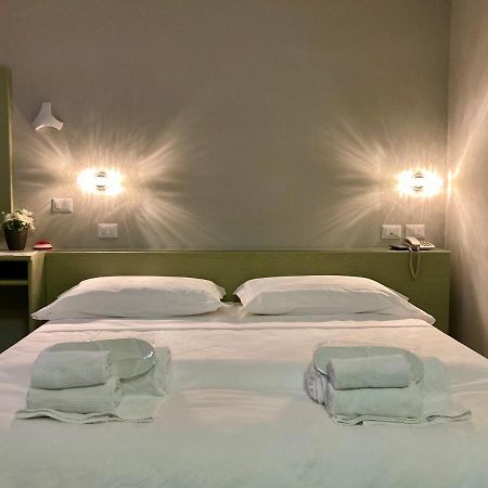 Hotel Primo カンピ・ビセンツィオ エクステリア 写真