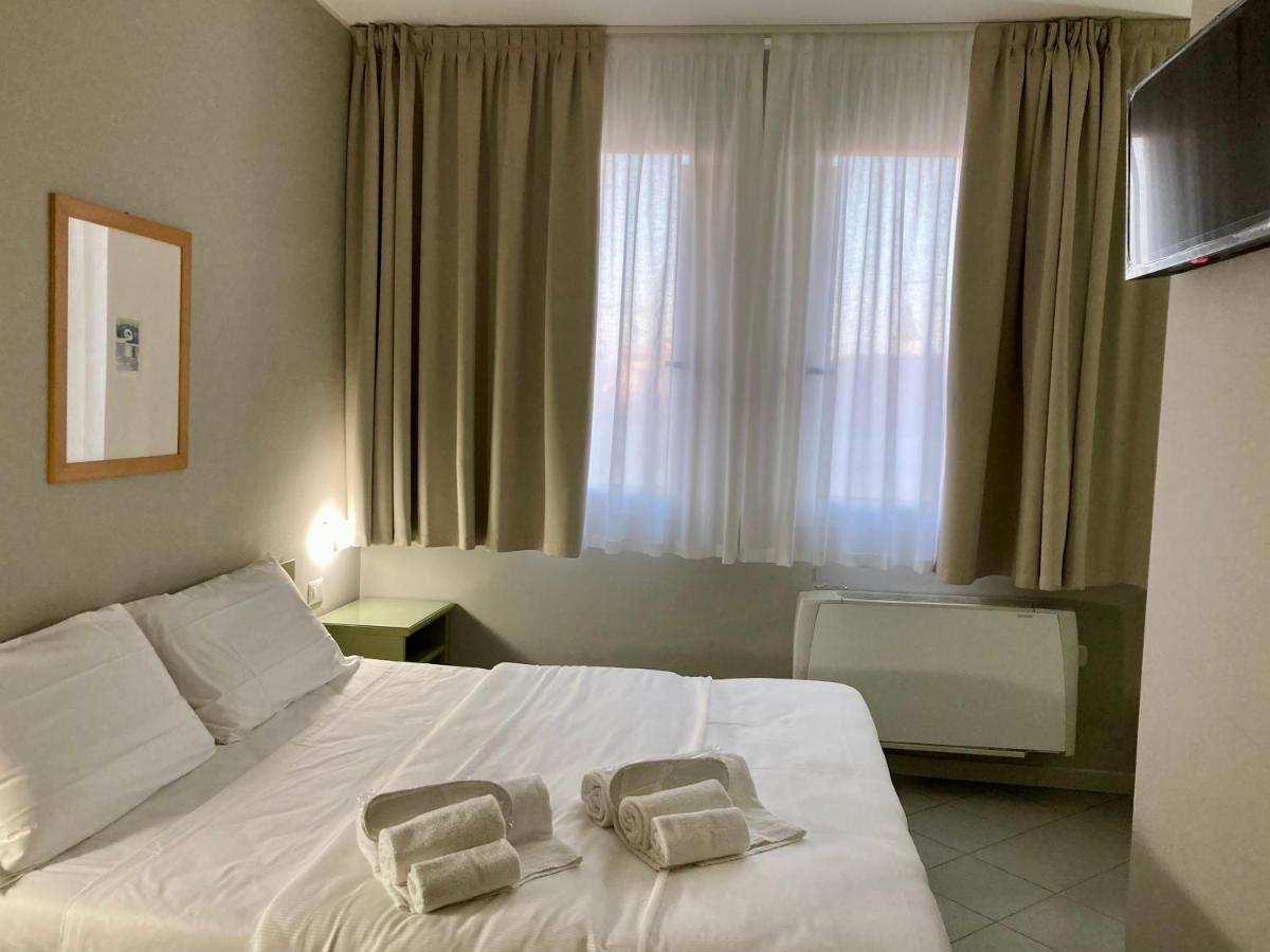 Hotel Primo カンピ・ビセンツィオ エクステリア 写真