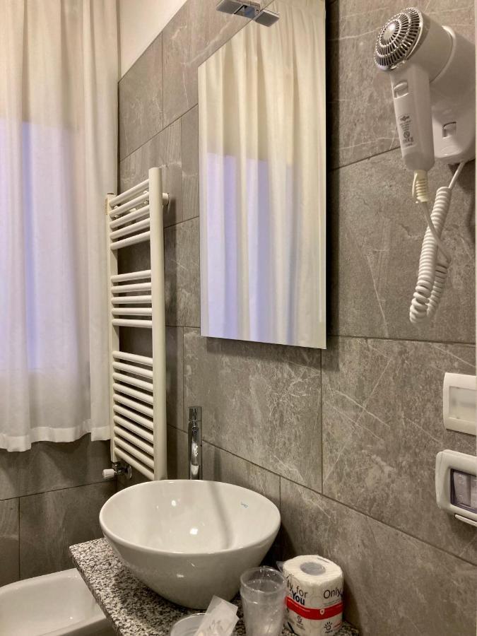Hotel Primo カンピ・ビセンツィオ エクステリア 写真
