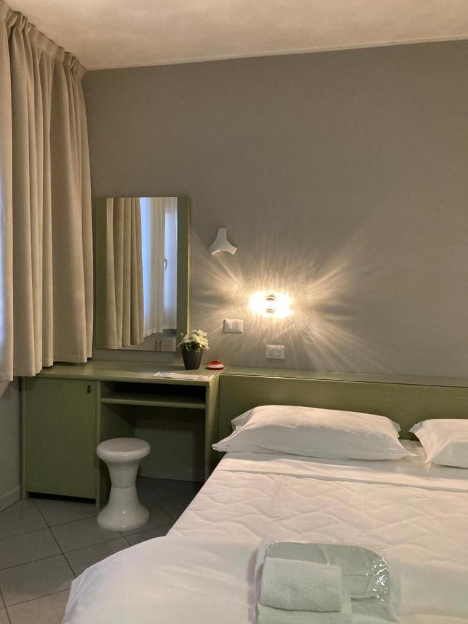 Hotel Primo カンピ・ビセンツィオ エクステリア 写真