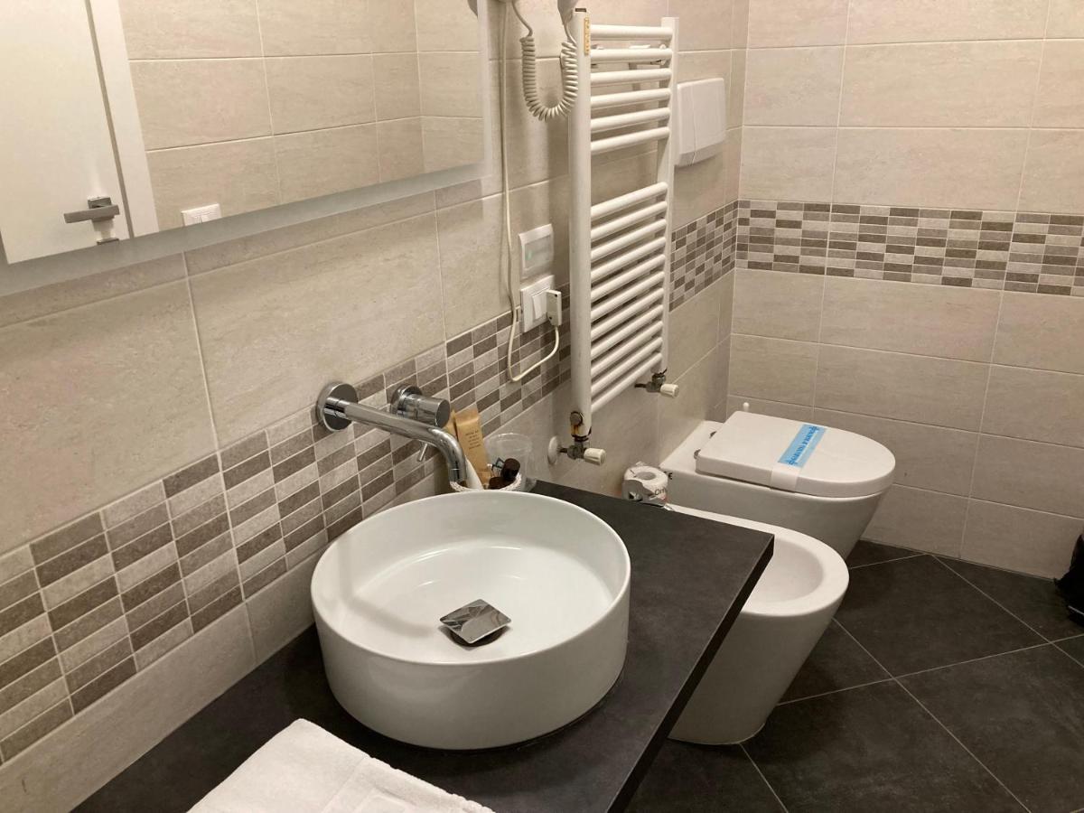 Hotel Primo カンピ・ビセンツィオ エクステリア 写真