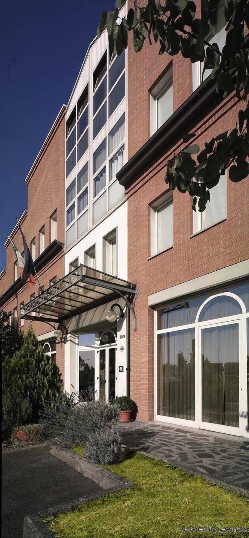 Hotel Primo カンピ・ビセンツィオ エクステリア 写真